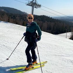 Mette-Marit de Noruega esquiando durante la cuarentena