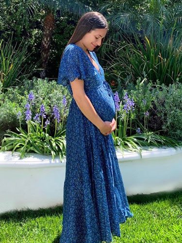 Lea Michele presume de embarazo por primera vez