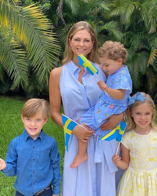 Magdalena de Suecia con sus hijos Leonor, Nicolás y Adrienne de Suecia en el Día Nacional de Suecia 2020