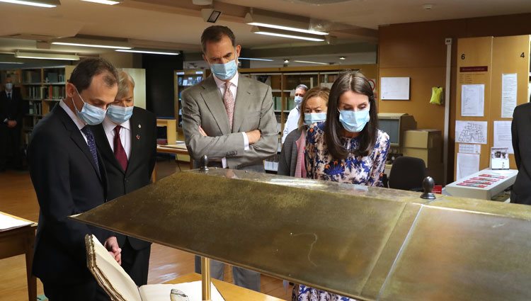 Los Reyes Felipe y Letizia visitando el Museo de Ciencias Naturales de Madrid