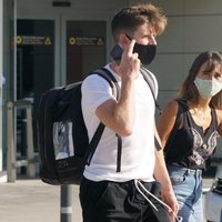 Aitana y Miguel Bernardeau llegando a Ibiza tras un viaje a Madrid