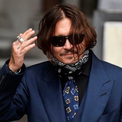 Johnny Depp acude al juicio contra The Sun por acusarle de malos tratos hacia Amber Heard
