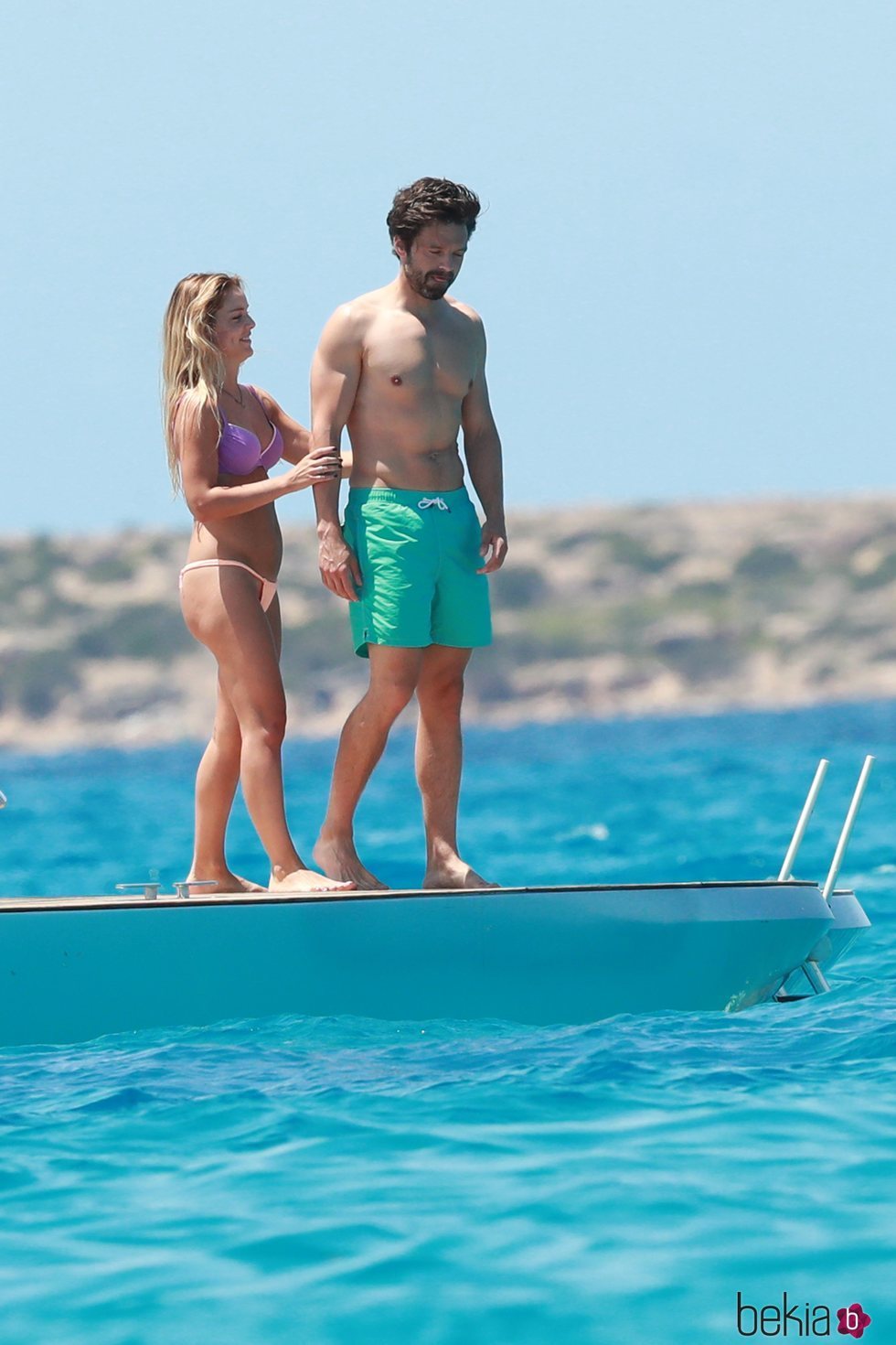Alejandra Onieva y Sebastian Stan de vacaciones en Ibiza