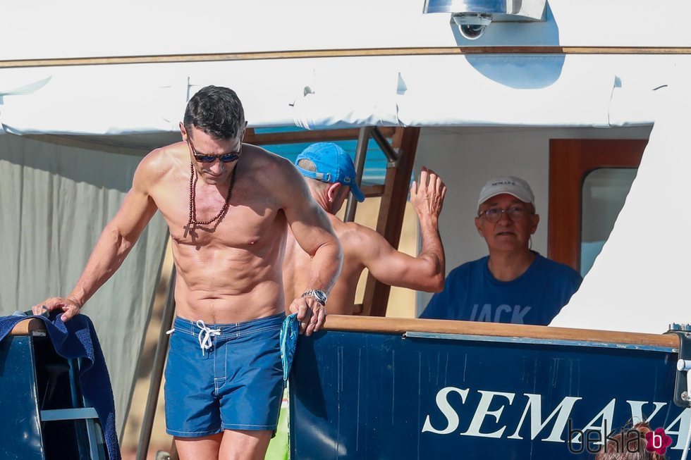 Jesús Vázquez en un barco en Formentera