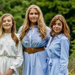 Las Princesas Ariane, Amalia y Alexia de Holanda en su posado de verano 2020