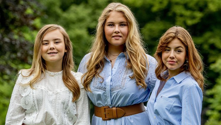 Las Princesas Ariane, Amalia y Alexia de Holanda en su posado de verano 2020
