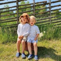 Alejandro y Gabriel de Suecia en el campo