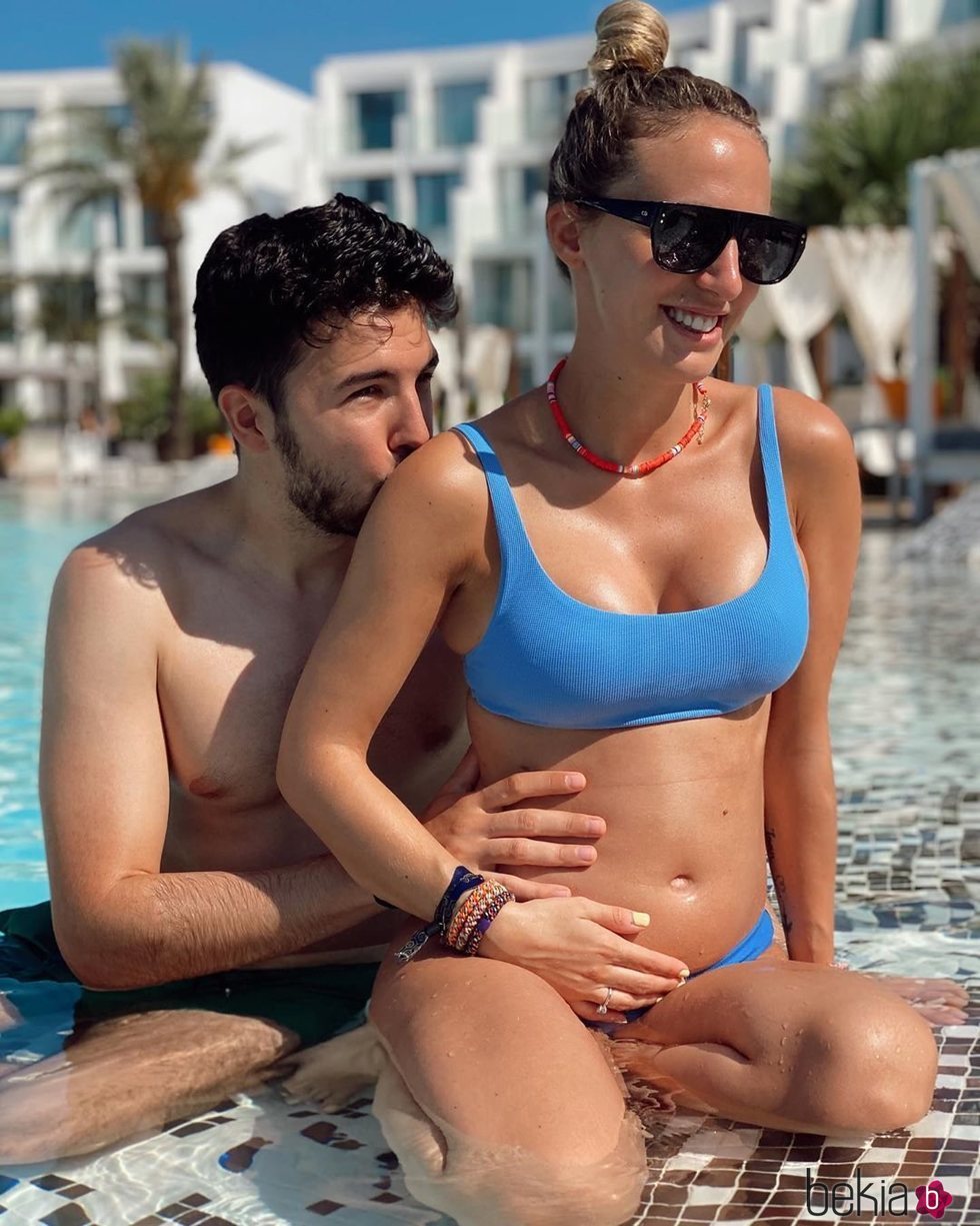 Willyrex y su novia Cristina anuncian que van a ser padres