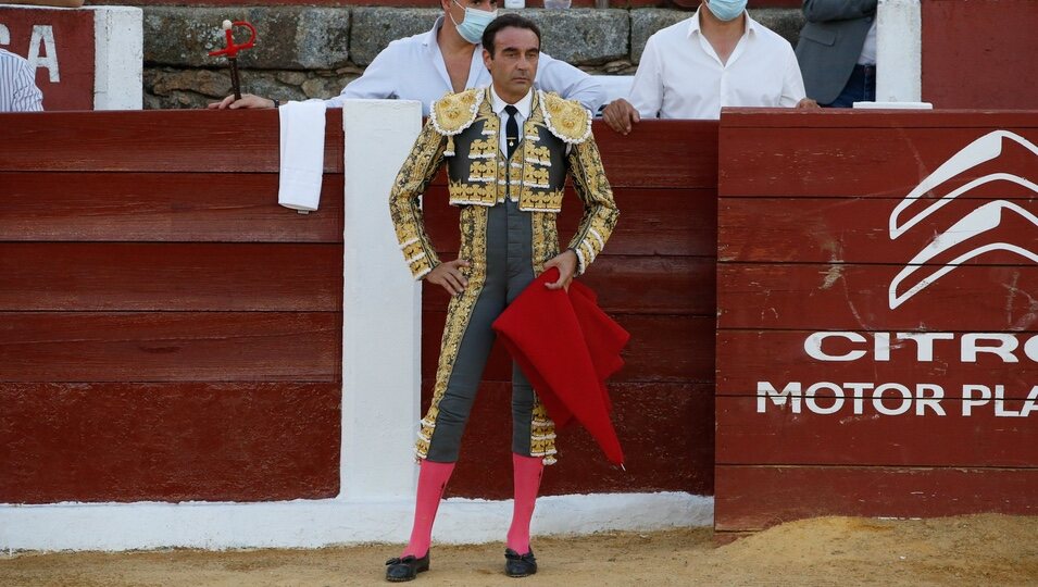 Enrique Ponce durante su corrida de toros en Plasencia