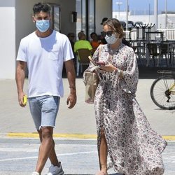 Gloria Camila y su novio David durante las vacaciones de verano 2020 en Chipiona