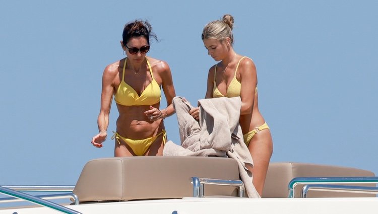 Veronique Zidane y Marina Muntaner de vacaciones en Ibiza