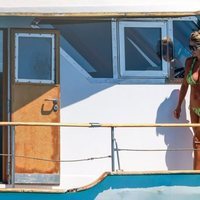 Makoke disfrutando del verano 2020 en un barco en Ibiza