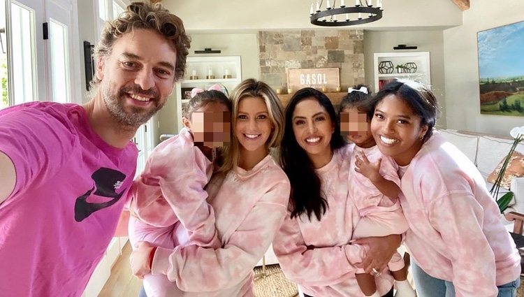 Pau Gasol con su mujer, Vanessa Bryant y sus hijas de vacaciones