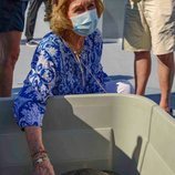 La Reina Sofía con la tortuga Hipatia en Mallorca