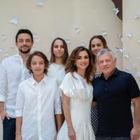 Rania de Jordania celebra su 50 cumpleaños con su marido y sus hijos