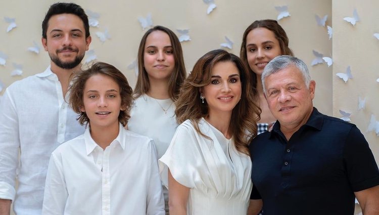 Rania de Jordania celebra su 50 cumpleaños con su marido y sus hijos