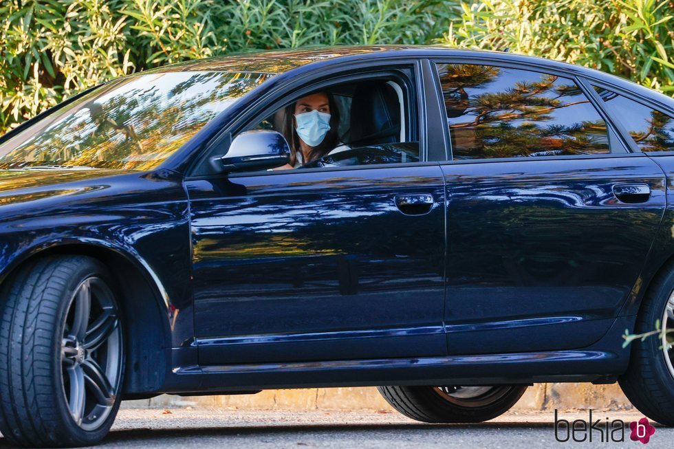 La Reina Letizia conduciendo en la vuelta al cole de la Infanta Sofía