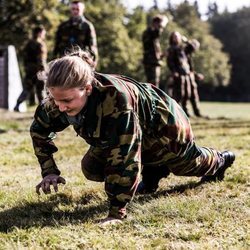La Princesa Isabel de Bélgica en su primer entrenamiento militar