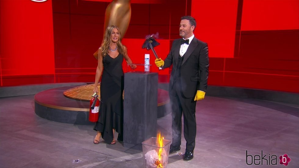 Jimmy Kimmel y Jennifer Aniston en la gala de entrega de los Premios Emmy 2020