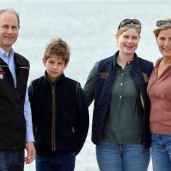 Los Condes de Wessex, Lady Louise y James Mountbatten-Windsor en Great British Beach Cleans en Southsea