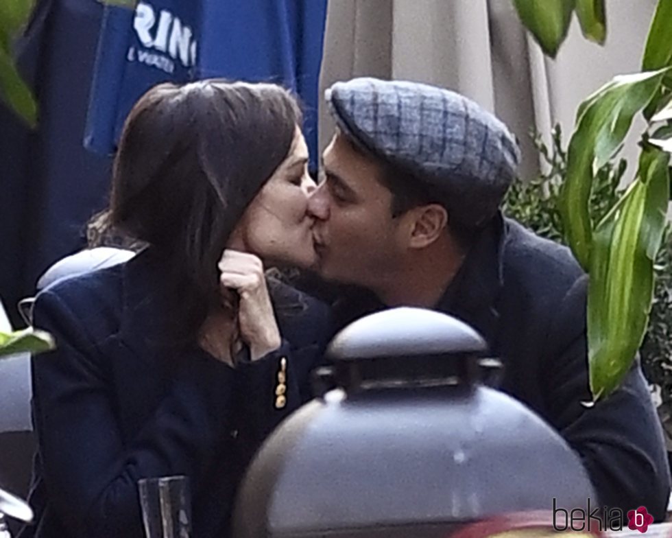 Katie Holmes y Emilio Vitolo besándose en Nueva York