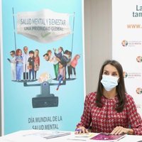 La Reina Letizia en una reunión con la Confederación de Salud Mental España