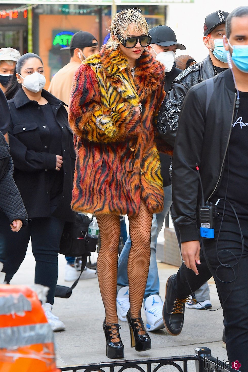 Miley Cyrus en Nueva York durante el rodaje de su videoclip junto a Dua Lipa