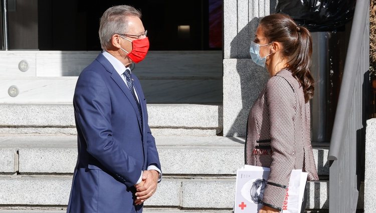 La Reina Letizia con el Presidente de Cruz Roja Española