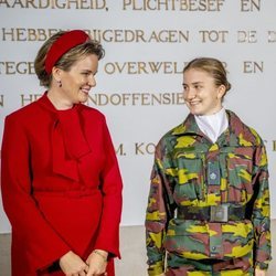 Matilde de Bélgica e Isabel de Bélgica en la apertura del curso de la Real Academia Militar en Bruselas
