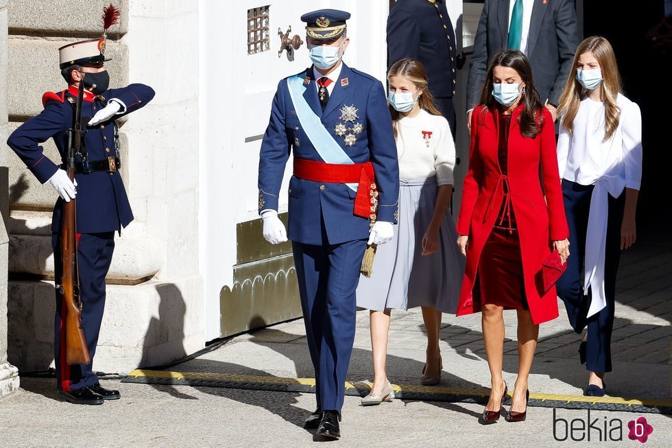 Los Reyes Felipe y Letizia, la Princesa Leonor y la Infanta Sofía a su llegada a los actos del Día de la Hispanidad 2020