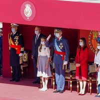 Los Reyes Felipe y Letizia, la Princesa Leonor y la Infanta Sofía en la Tribuna Real en el Día de la Hispanidad 2020