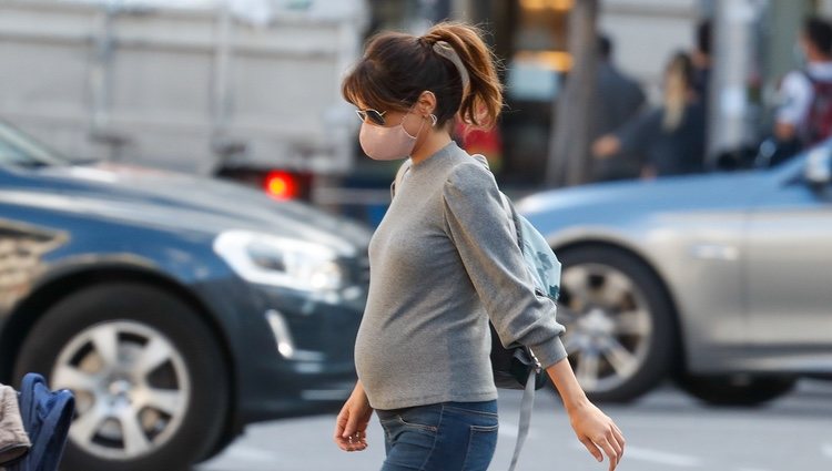 Isabel Jiménez paseando su embarazo por Madrid
