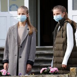 La Princesa Leonor y la Infanta Sofía durante su visita a Somao, Pueblo Ejemplar de Asturias 2020