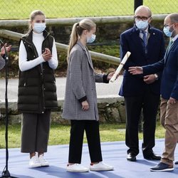 La Princesa Leonor hace entrega del diploma que acredita a Somao como Pueblo Ejemplar de Asturias 2020