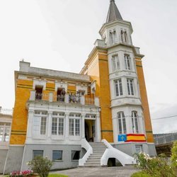 La Familia Real en la Casa Amarilla de Somao, Pueblo Ejemplar de Asturias 2020