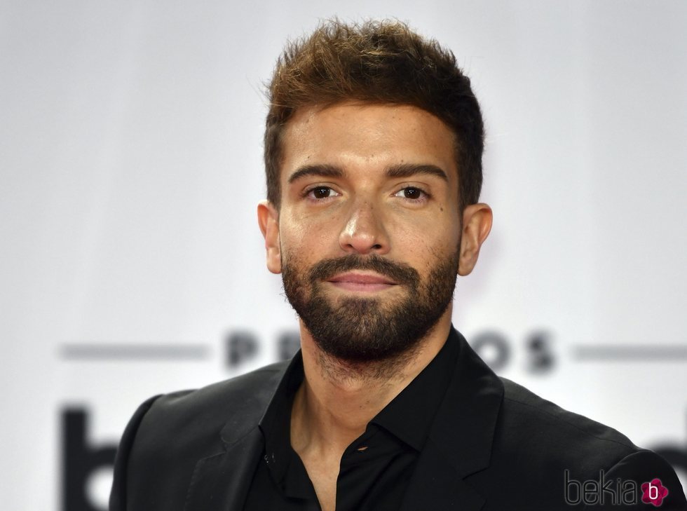 Pablo Alborán posa en la alfombra roja de los Billboard Latin Music Awards 2020