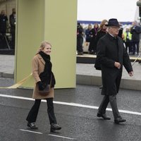 Carlos Gustavo de Suecia, Victoria de Suecia y Estela de Suecia en la inauguración del puente Slussbron en Estocolmo