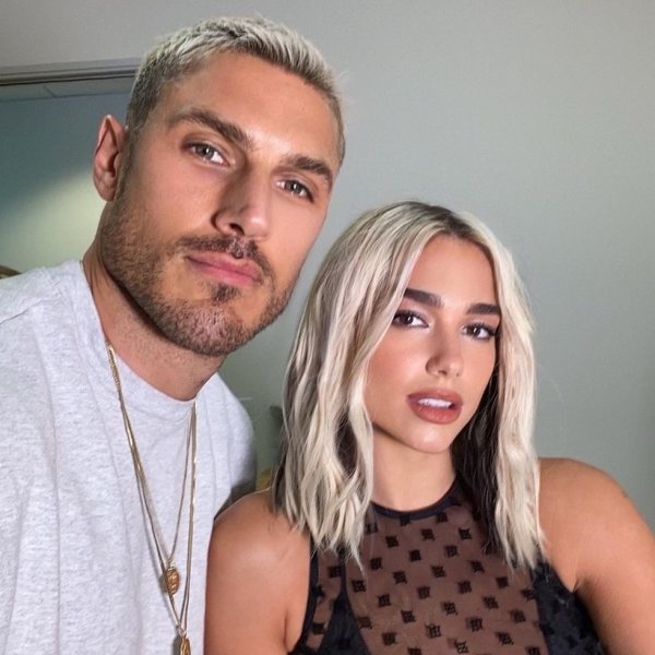 Chris Appleton con Dua Lipa Chris Appleton, el sexy peluquero de las