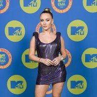 Zara Larsson en la alfombra roja de los MTV EMA 2020