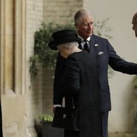 La Reina Isabel, el Duque de Edimburgo y el Príncipe Carlos en el funeral de Patricia Knatchbull