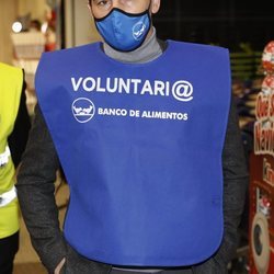 Iker Casillas como voluntario en la campaña de la recogida del Banco de Alimentos
