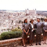 El Príncipe Carlos y Lady Di con los Reyes Juan Carlos y Sofía y las Infantas Elena y Cristina