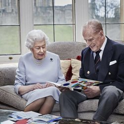 La Reina Isabel y el Duque de Edimburgo en su 73 aniversario de boda