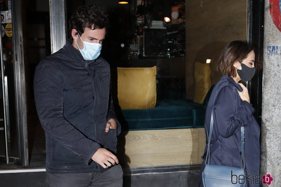 Tamara Falcó con Íñigo Onieva tras salir de un restaurante de Madrid