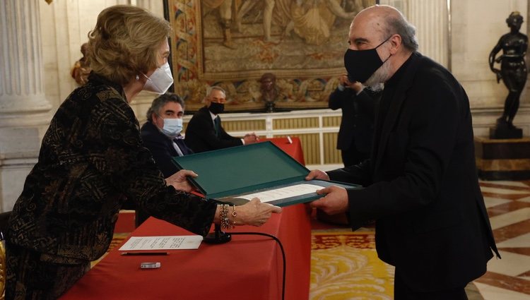 La Reina Sofía entrega a Raúl Zurita el Premio Reina Sofía de Poesía Iberoamericana