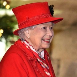 La Reina Isabel, muy feliz al recibir a la Familia Real Británica en Windsor Castle