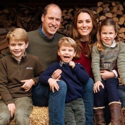 El Príncipe Guillermo y Kate Middleton con sus hijos, el Príncipe Jorge, la Princesa Carlota y el Príncipe Luis