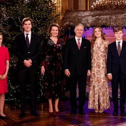 Felipe y Matilde de Bélgica con sus hijos Isabel, Gabriel, Emmanuel y Leonor de Bélgica en el concierto de Navidad 2020