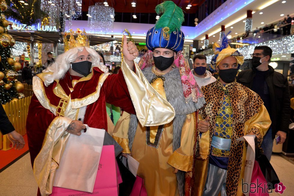 Kiko Rivera, Omar Montes y Luis Rollán disfrazados de Reyes Magos