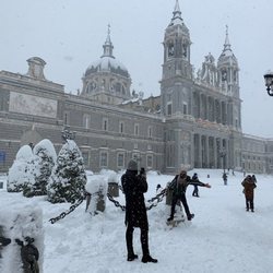 La Almudena cubierta de nieve tras la gran nevada de Madrid 2021 provocada por Filomena